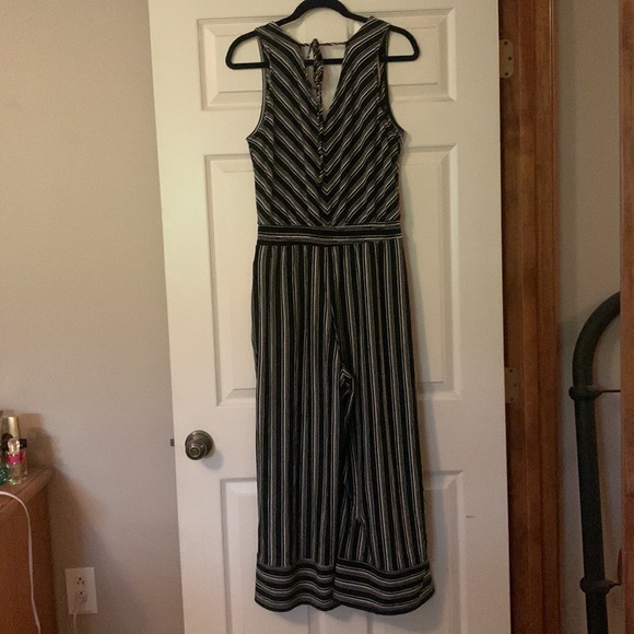 Democracy Black and White Jumpsuit Size Medium - Picture 4 of 6